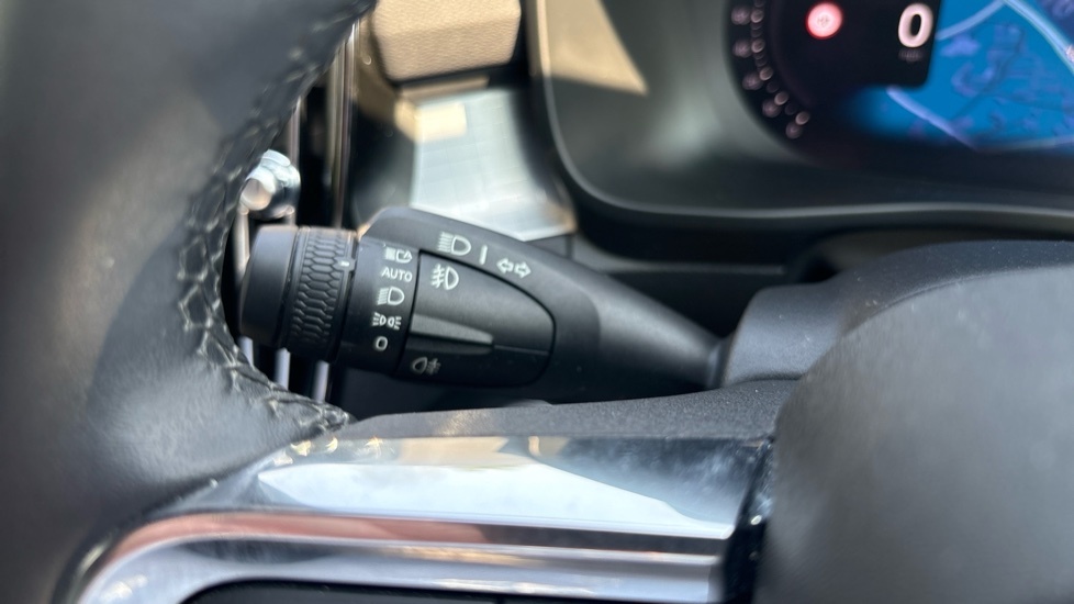 Volvo XC40 Core, B3 Mild Hybrid, Grey #17