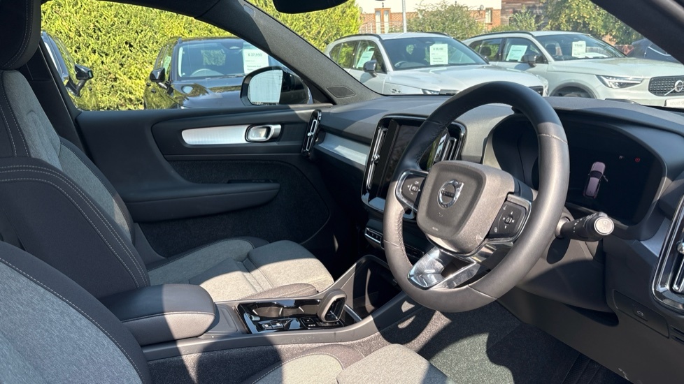 Volvo XC40 Core, B3 Mild Hybrid, Grey #4