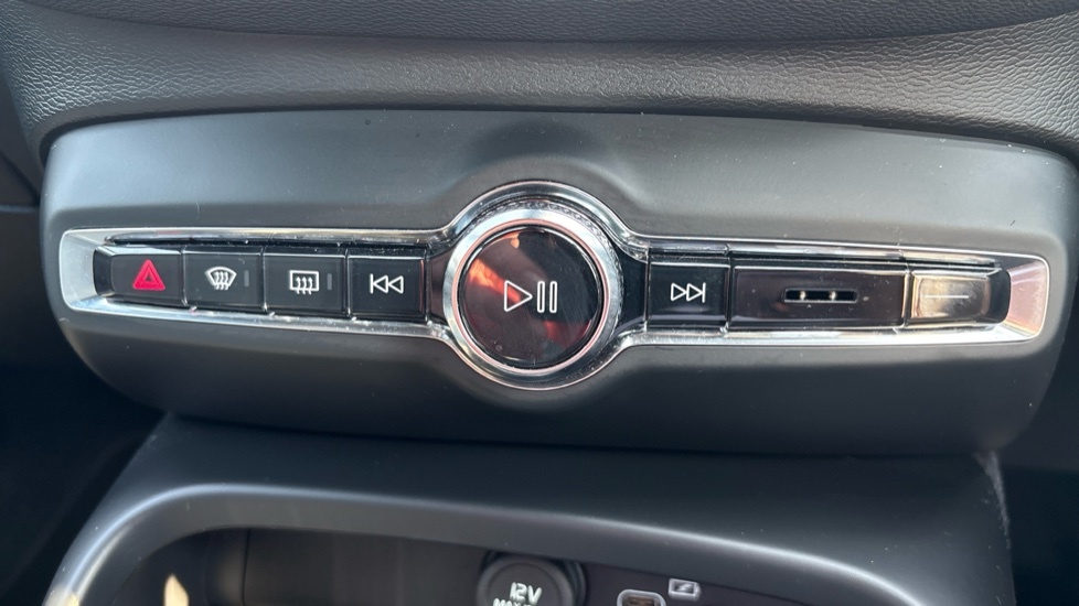 Volvo XC40 Core, B3 Mild Hybrid, Grey #22