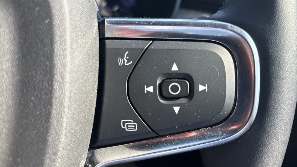 Volvo XC40 Core, B3 Mild Hybrid, Grey #19