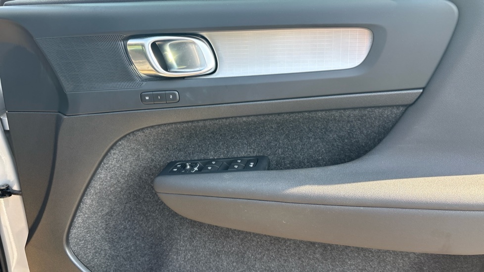 Volvo XC40 Core, B3 Mild Hybrid, Grey #26