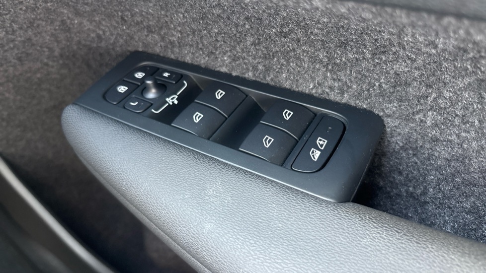 Volvo XC40 Core, B3 Mild Hybrid, Grey #21