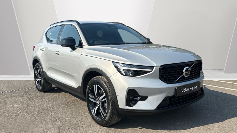 Volvo XC40 Core, B3 Mild Hybrid, Grey #1