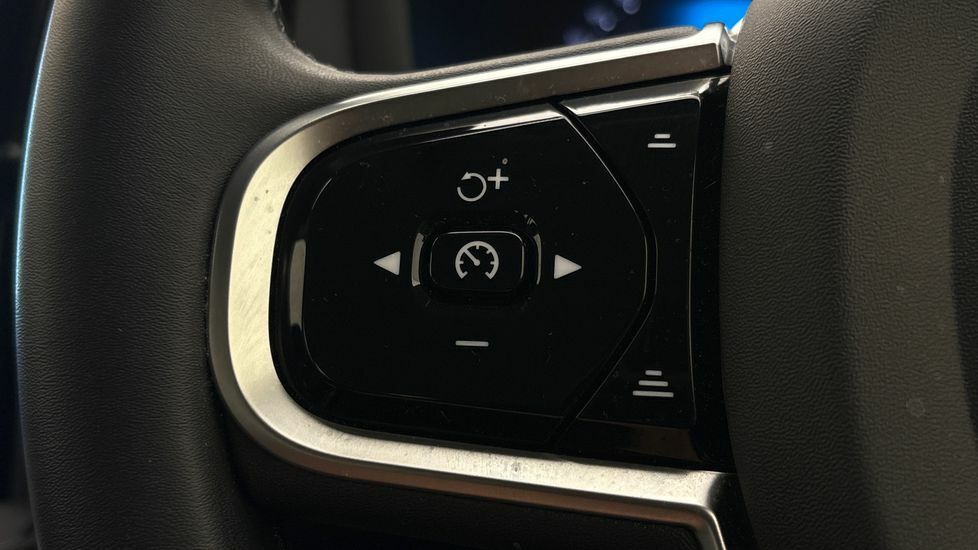 Volvo V60 Plus, B4 Mild Hybrid, Dark Theme Leather,  #31