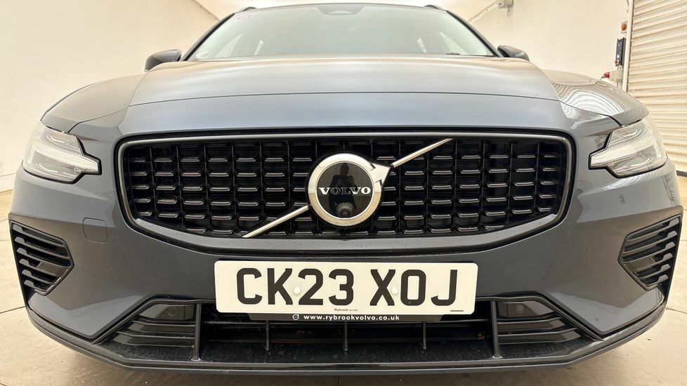 Volvo V60 Plus, B4 Mild Hybrid, Dark Theme Leather,  #24