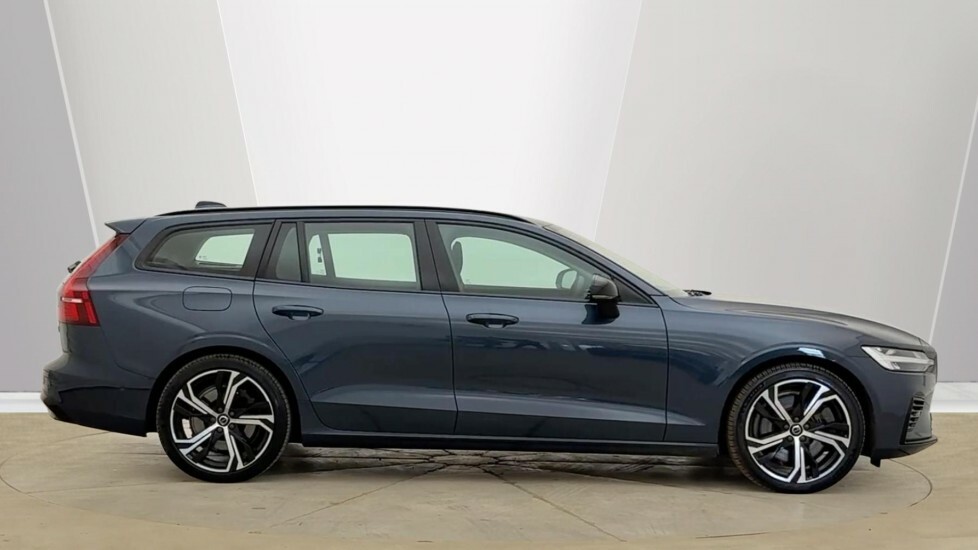 Volvo V60 Plus, B4 Mild Hybrid, Dark Theme Leather,  #2