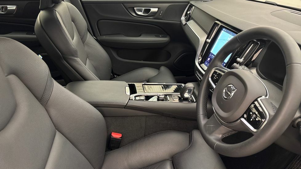 Volvo V60 Plus, B4 Mild Hybrid, Dark Theme Leather,  #29