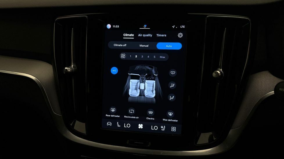 Volvo V60 Plus, B4 Mild Hybrid, Dark Theme Leather,  #39