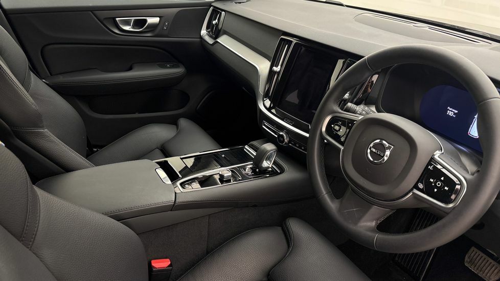 Volvo V60 Plus, B4 Mild Hybrid, Dark Theme Leather,  #9