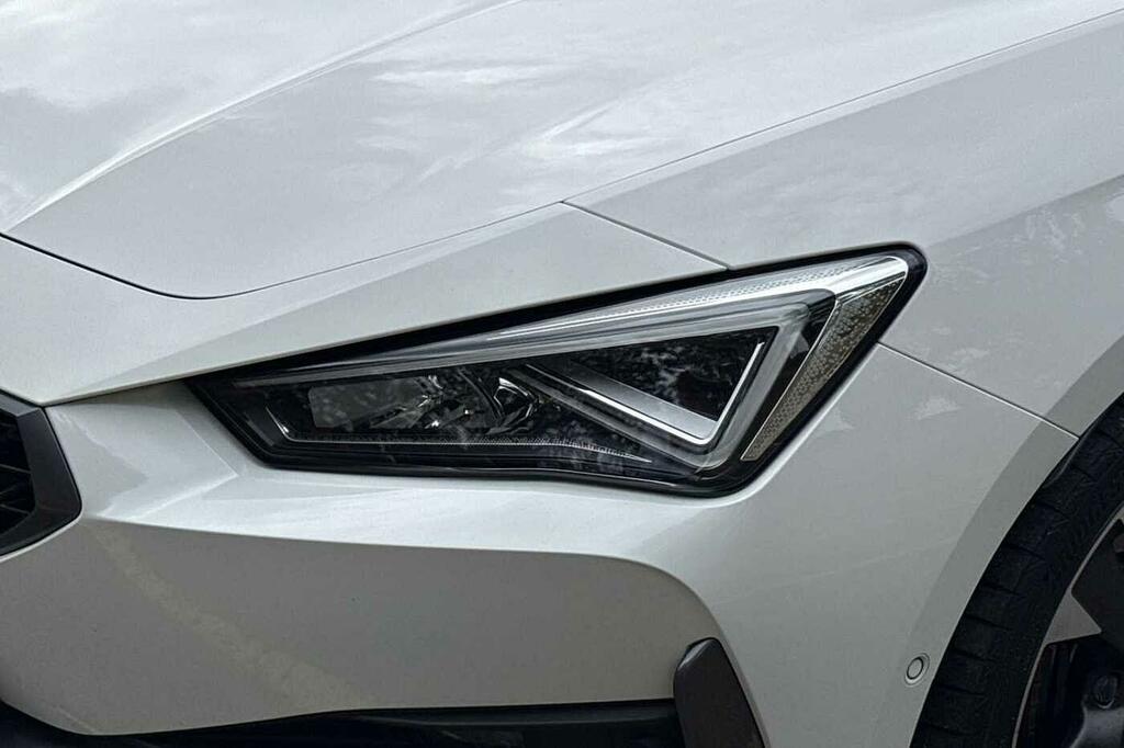 Cupra Leon Hatchback Black #13