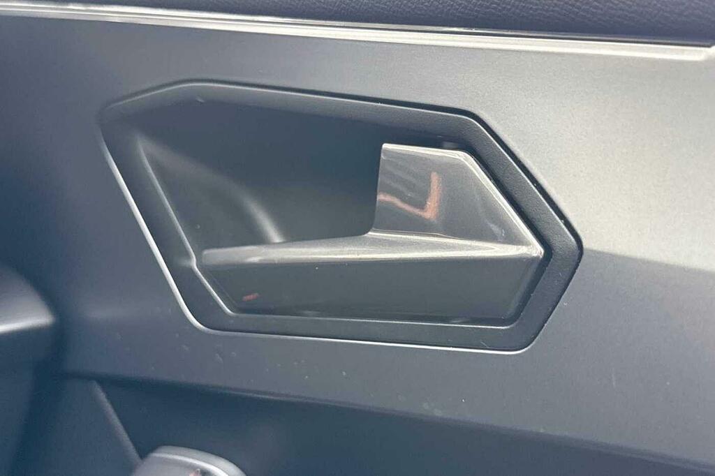 Cupra Leon Hatchback Black #24