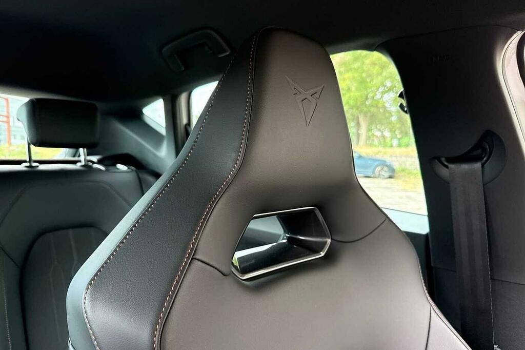 Cupra Leon Hatchback Black #30