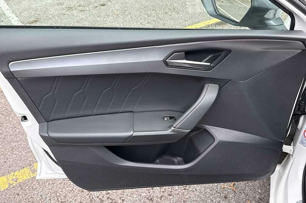 Cupra Leon Hatchback Black #42