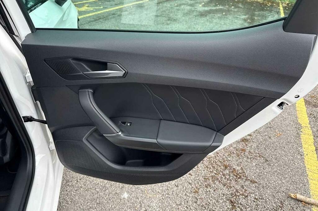 Cupra Leon Hatchback Black #34