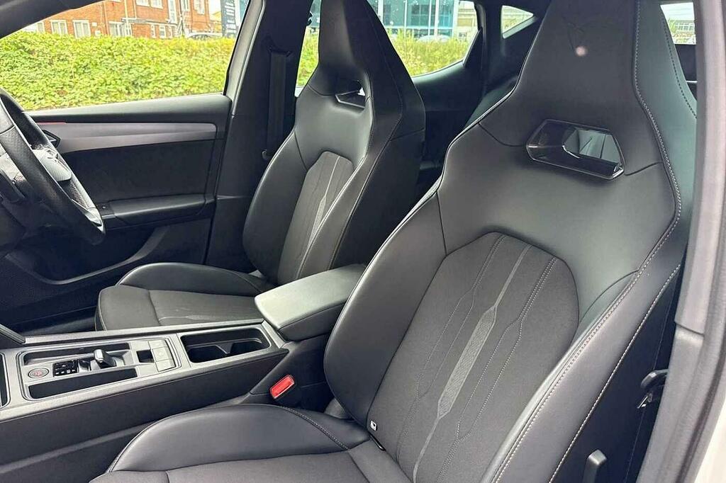 Cupra Leon Hatchback Black #41