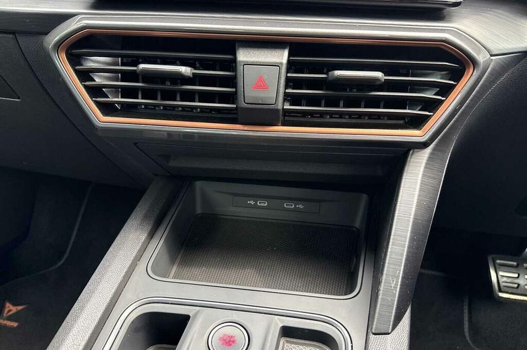 Cupra Leon Hatchback Black #27