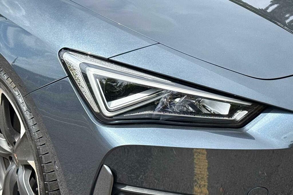 Cupra Leon Hatchback White #45