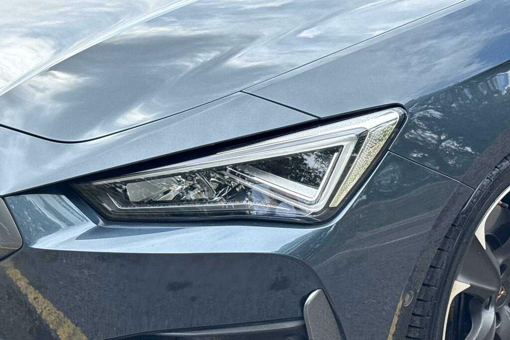 Cupra Leon Hatchback White #13