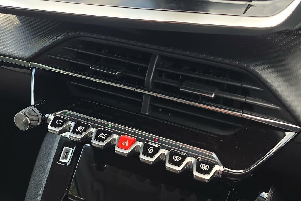 Peugeot e-2008 Automatic White #24