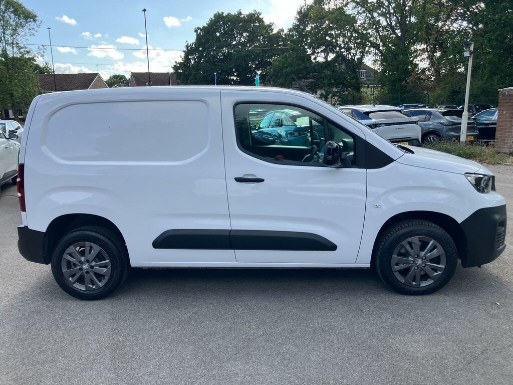 Peugeot Partner 1.5 Bluehdi 1000 Professional Premium Standard P White #4
