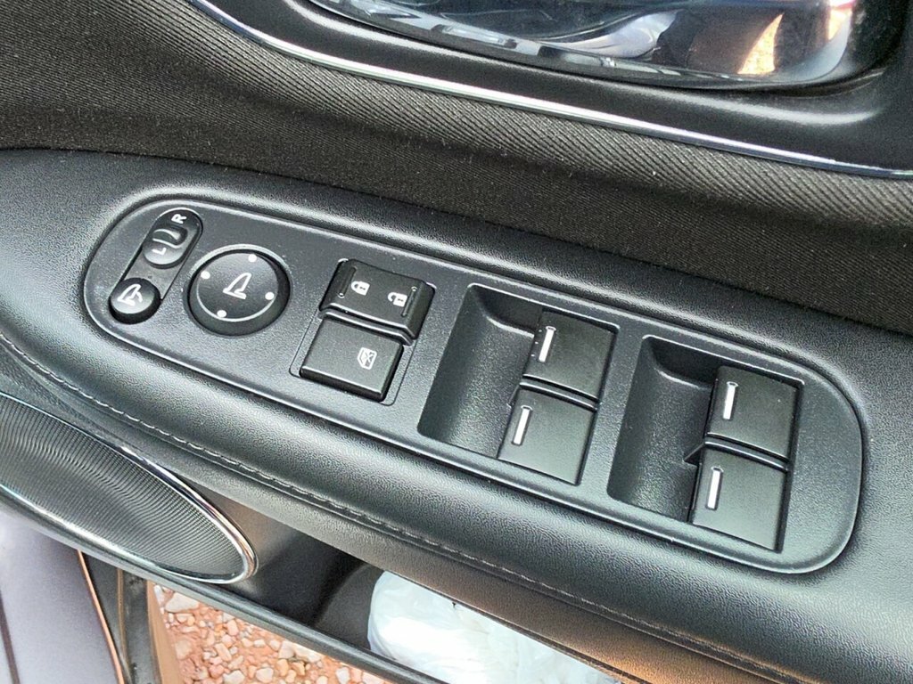 Honda Hr-V I-vtec Se Red #17