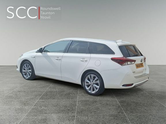 Toyota Auris Ts Excel 1.8 Hybrid Panroof WA68XKG White #4