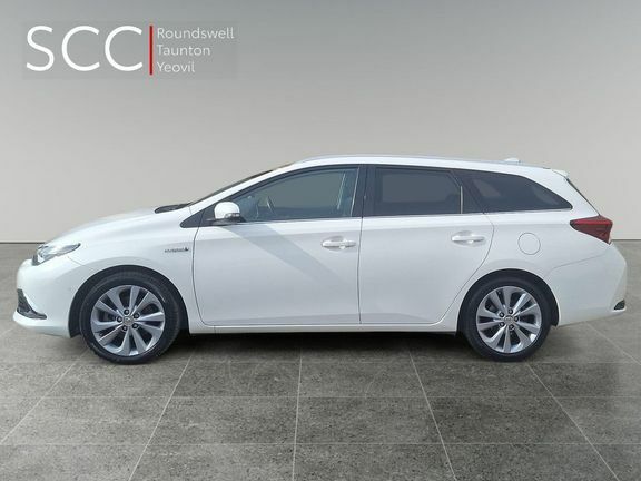 Toyota Auris Ts Excel 1.8 Hybrid Panroof WA68XKG White #3