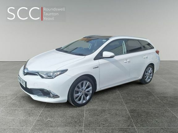 Toyota Auris Ts Excel 1.8 Hybrid Panroof WA68XKG White #2