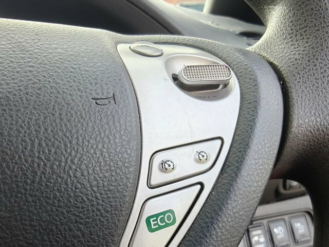 Nissan Leaf Hatchback Black #12
