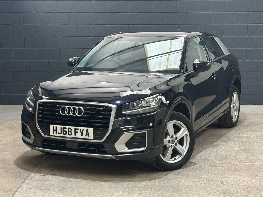 Audi Q2 1L Sport Black #4