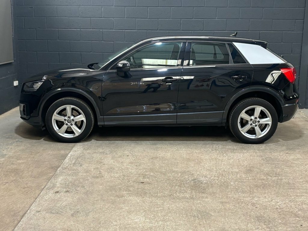 Audi Q2 1L Sport Black #6