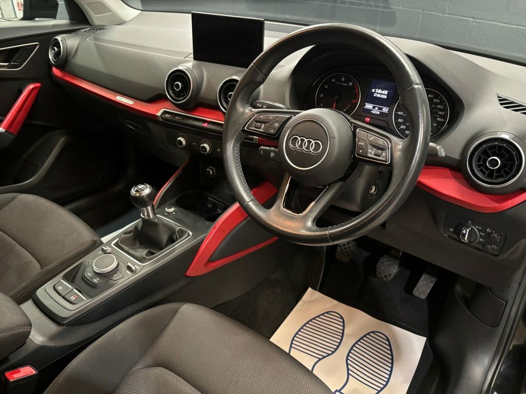 Audi Q2 1L Sport Black #2
