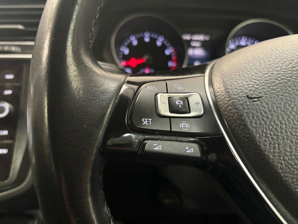 Volkswagen Tiguan R-line Tech Black #27