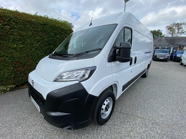 Toyota PROACE Max Max Icon L3 H2 Lwb Hightop 2.2 Blue Hdi 140Ps FH74PDU White #3