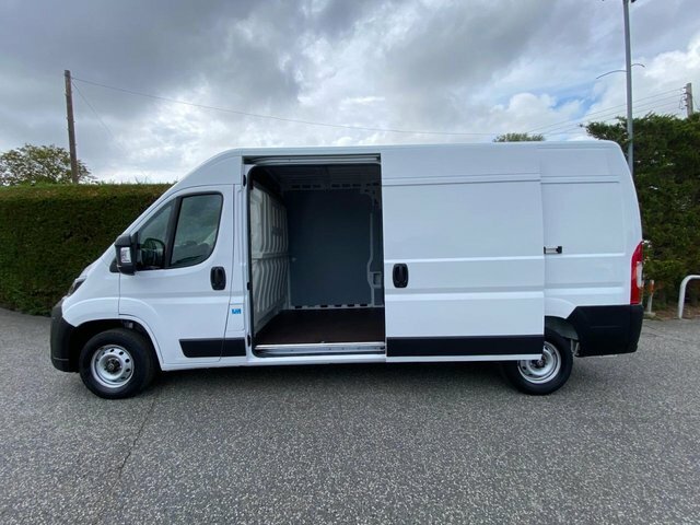 Toyota PROACE Max Max Icon L3 H2 Lwb Hightop 2.2 Blue Hdi 140Ps FH74PDU White #5