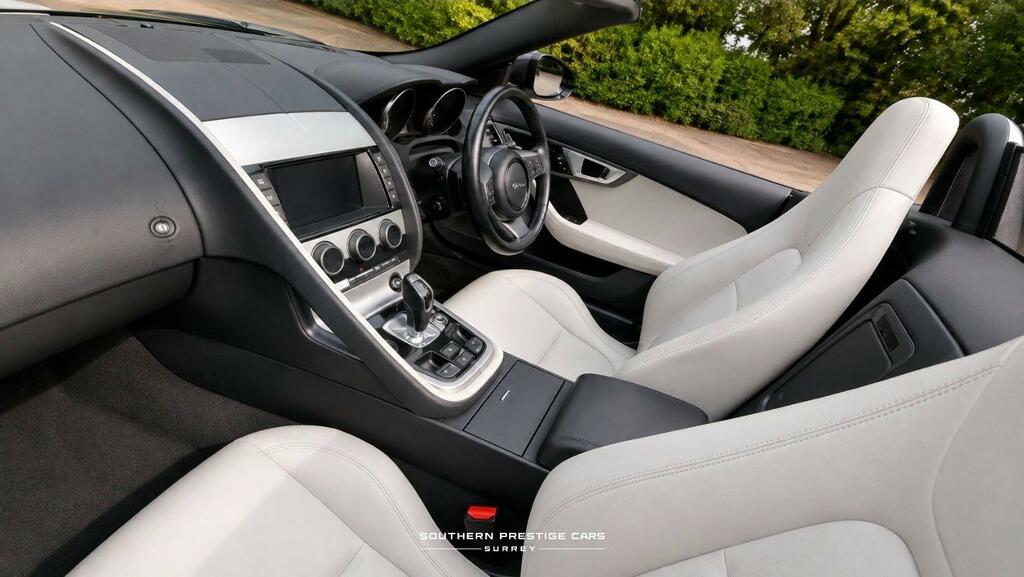 Jaguar F-Type V6 2dr Automatic Red #37
