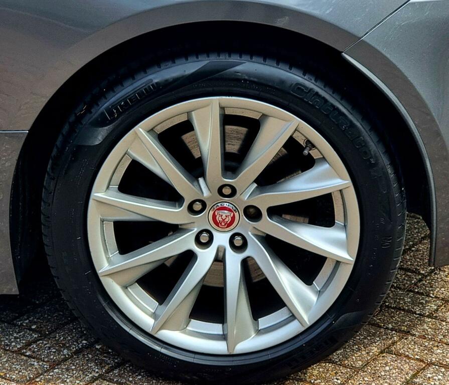 Jaguar F-Type V6 2dr Automatic Red #55