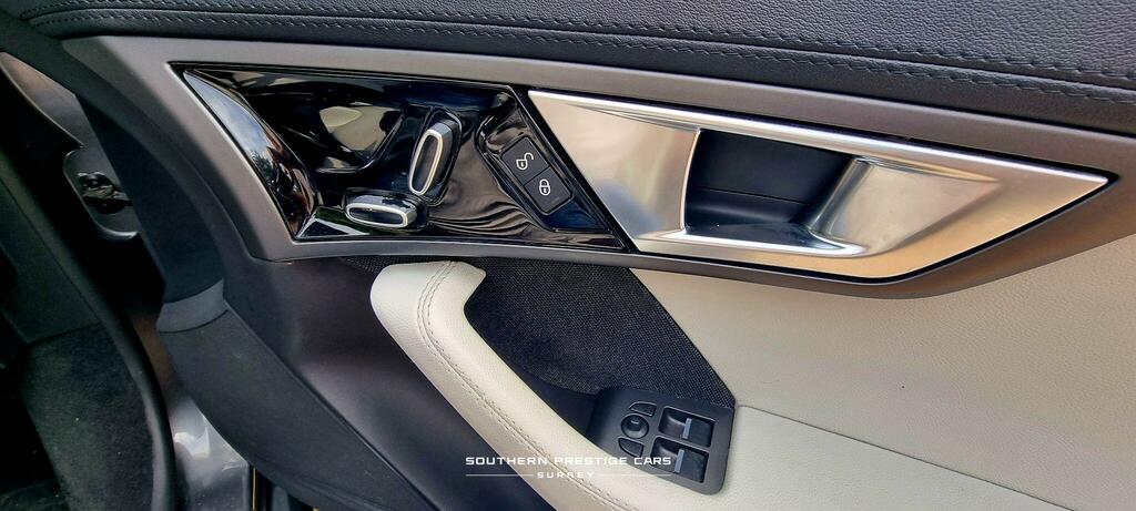 Jaguar F-Type V6 2dr Automatic Red #32