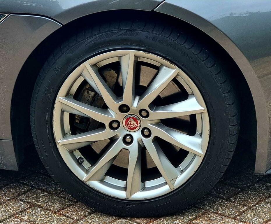 Jaguar F-Type V6 2dr Automatic Red #56