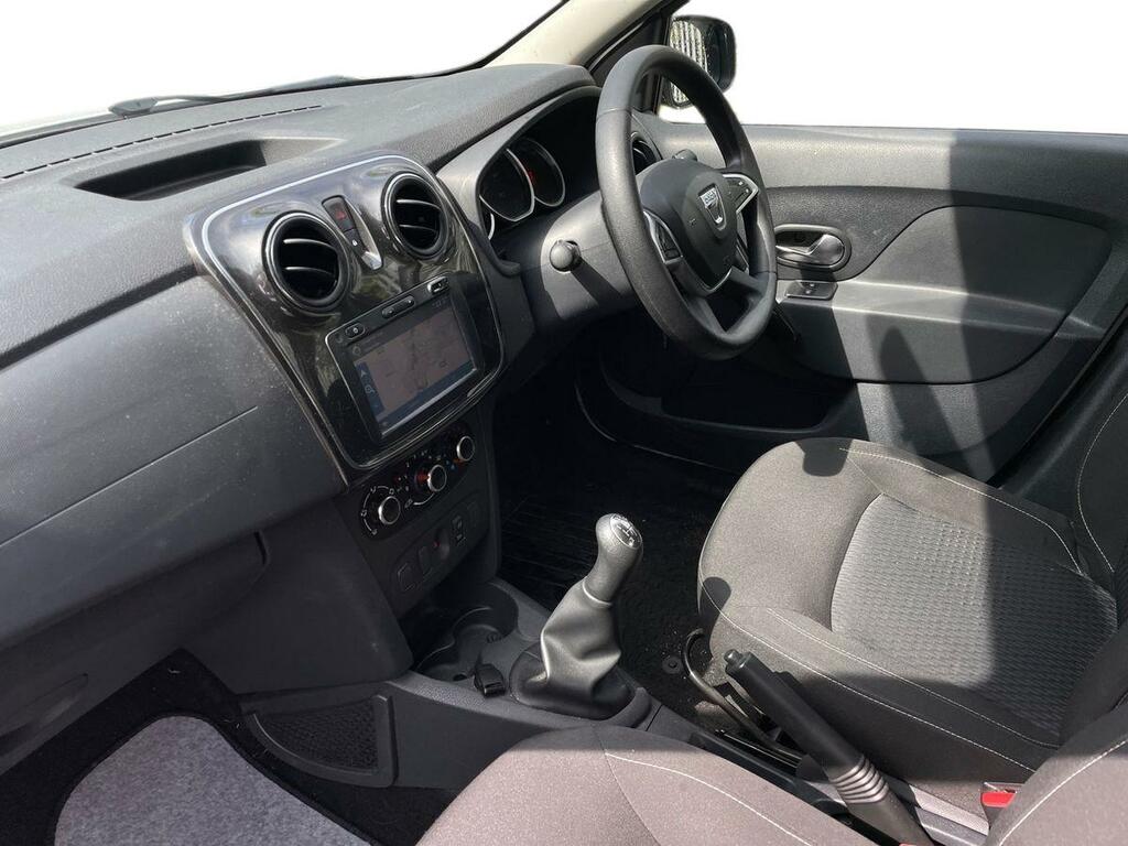 Dacia Sandero Essential White #13