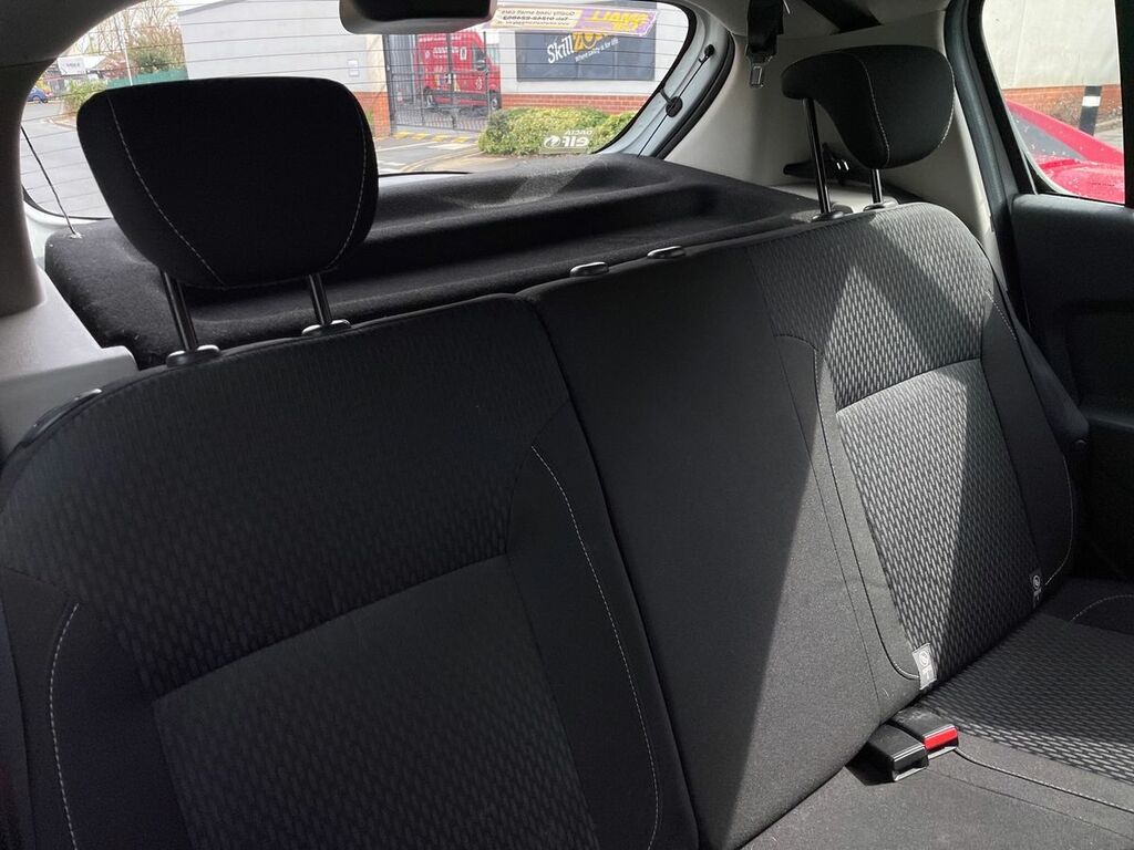 Dacia Sandero Essential White #23
