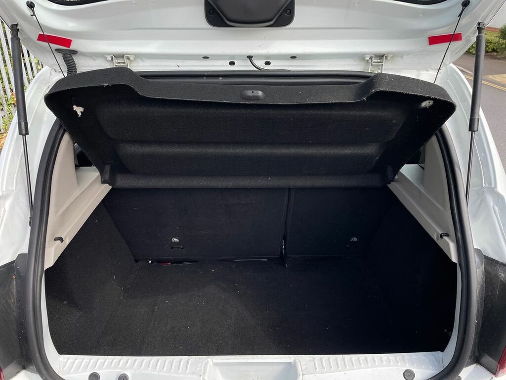 Dacia Sandero Essential White #24