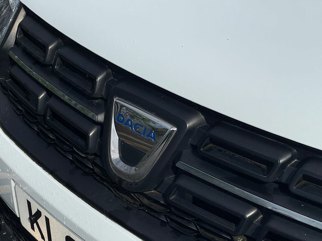 Dacia Sandero Essential White #34