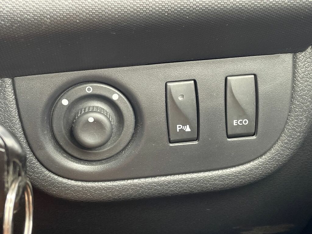 Dacia Sandero Essential White #27
