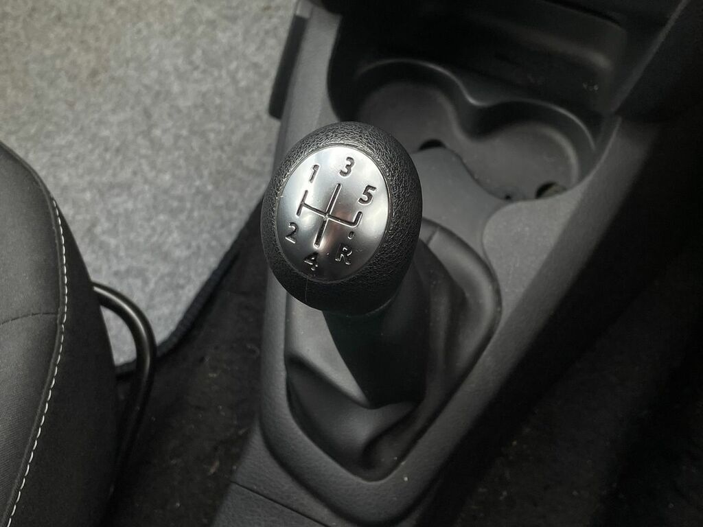 Dacia Sandero Essential White #25