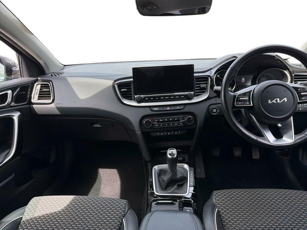 Kia Xceed 2 Grey #12