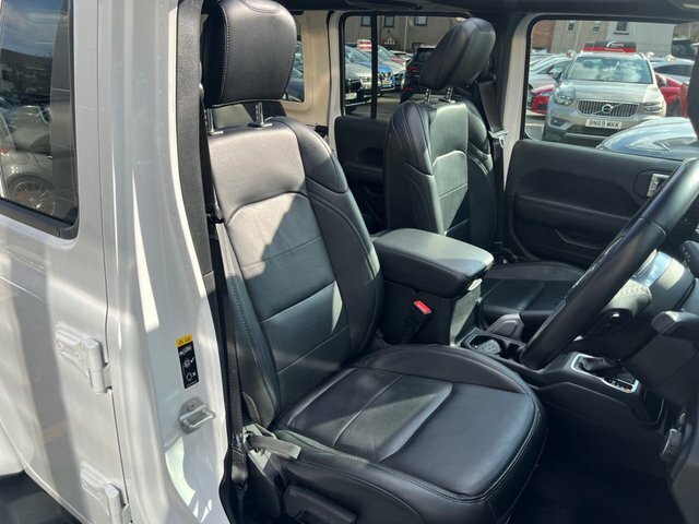 Jeep Wrangler Night Eagle 2L 268 Bhp YC70SNF White #2