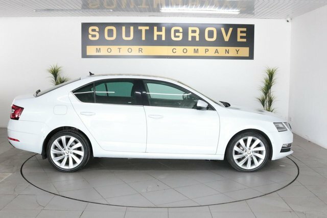 Skoda Octavia 2.0 Tdi Laurin Klement Hatchback Dsg White #6