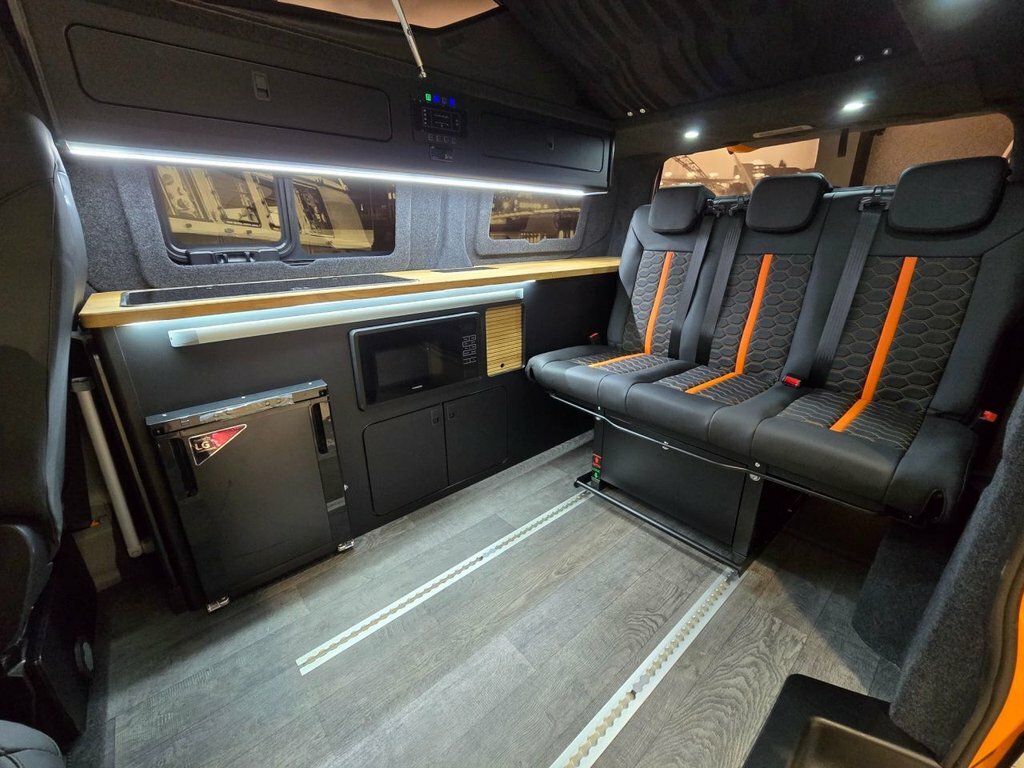 Volkswagen Transporter 2L Commerce Plus MC26KYZ Orange #2