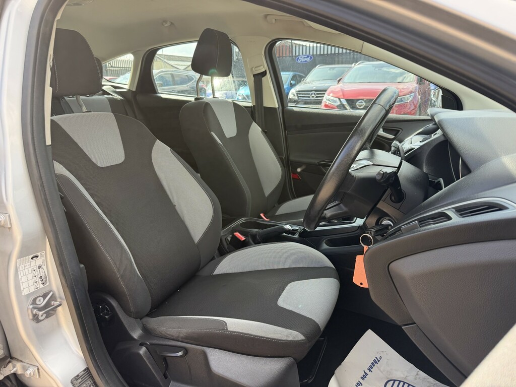Ford Focus Hatchback 1.0 T Ecoboost Zetec 201363 SJ54SRJ Silver #2